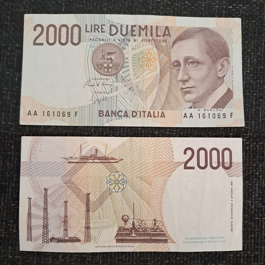 Note c 04  Italian 2000 Lire 1990